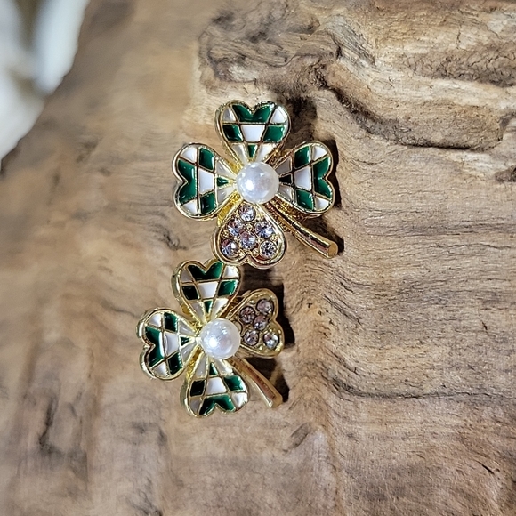 Irish Shimmer Shamrock Stud Earrings, S925 - Picture 3 of 5